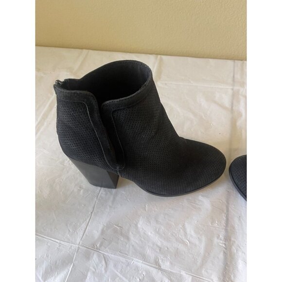 Call it spring  perforated ankle  boot  size 8 zip up - Picture 8 of 15